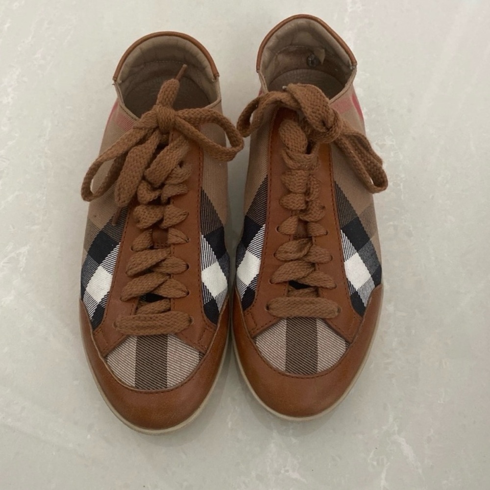 Burberry sneakers size 37